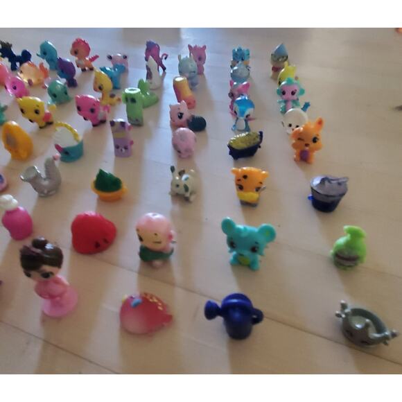 Shopkins Figures Lot of 104 Mixed Seasons , Huge Variety - Picture 2 of 6